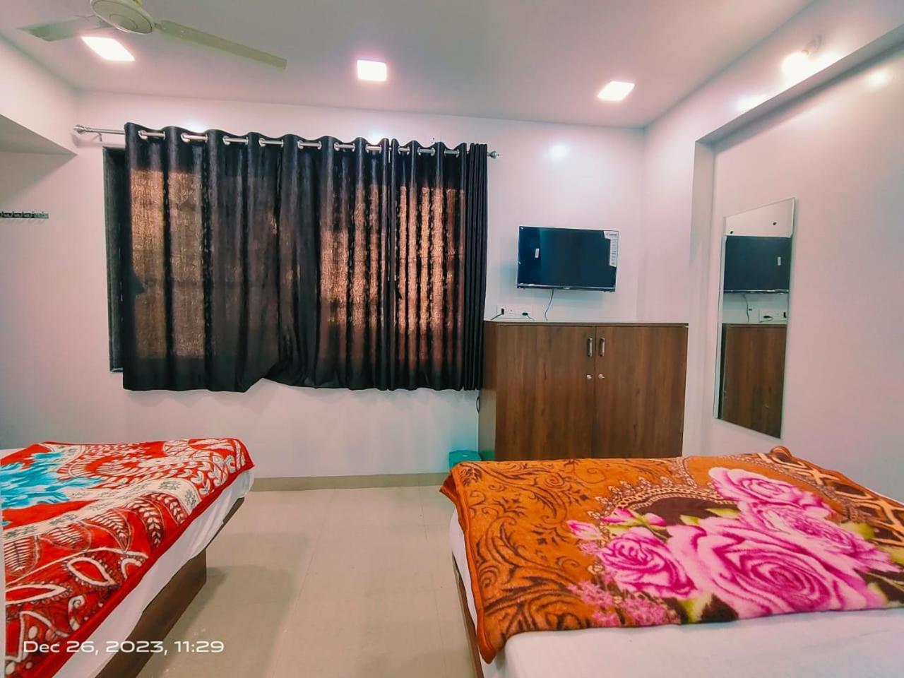 Amrit Guest House Pune Bagian luar foto